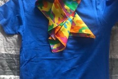 Nowe koszulki i kolorowe chusty dla dzieci